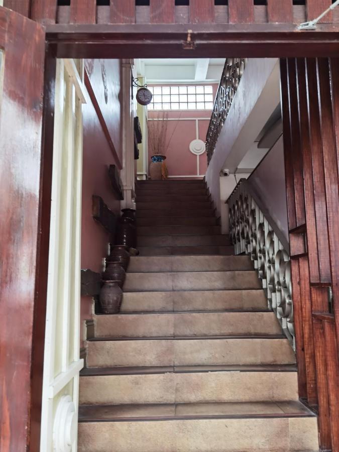 Reddoorz Near Colgante Bridge Naga City Экстерьер фото