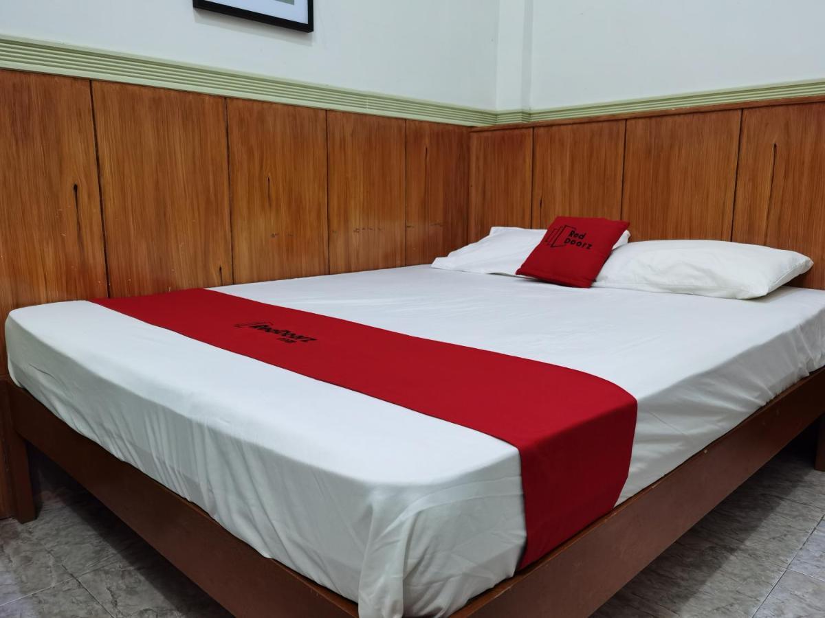 Reddoorz Near Colgante Bridge Naga City Экстерьер фото