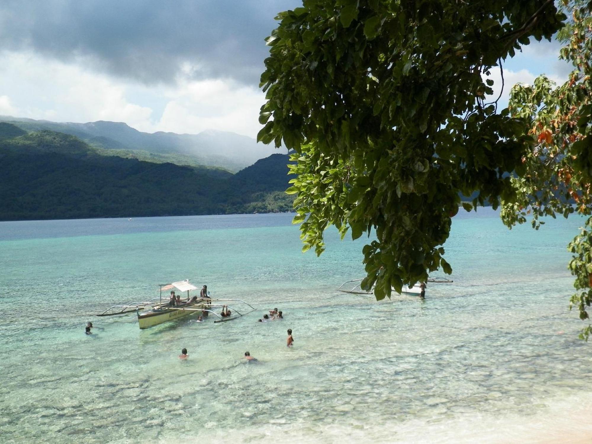 Reddoorz Near Colgante Bridge Naga City Экстерьер фото